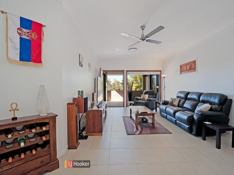 Photo - 102 Nicklaus Parade, North Lakes QLD 4509 - Image 4