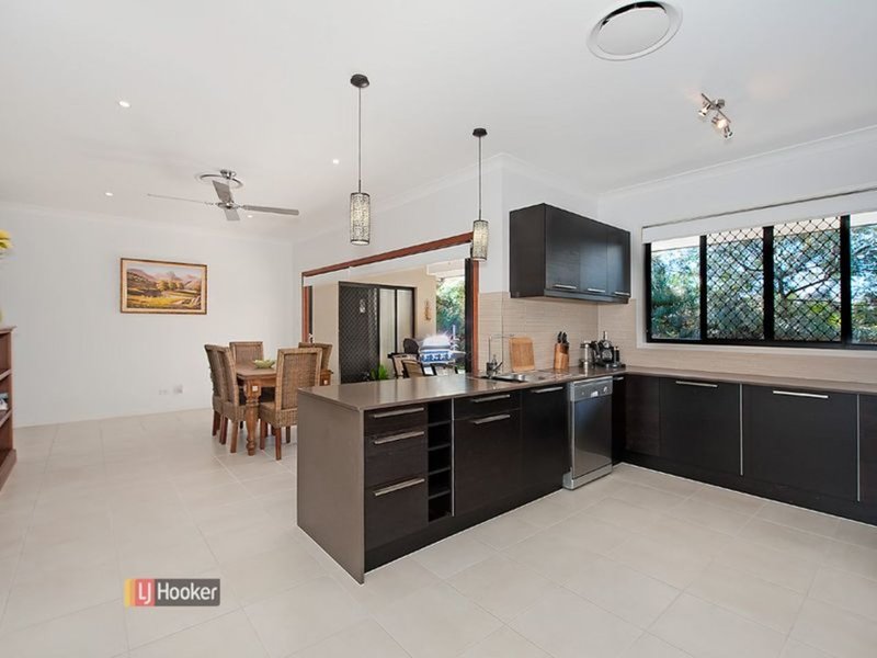 Photo - 102 Nicklaus Parade, North Lakes QLD 4509 - Image 6