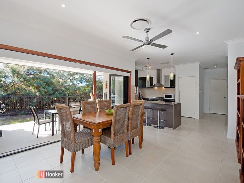 Photo - 102 Nicklaus Parade, North Lakes QLD 4509 - Image 7