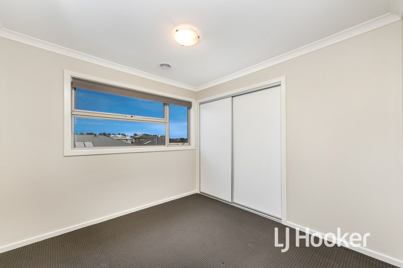 Photo - 102 Player Drive, Narre Warren VIC 3805 - Image 11