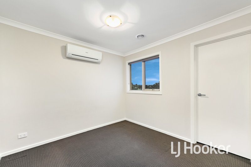 Photo - 102 Player Drive, Narre Warren VIC 3805 - Image 13