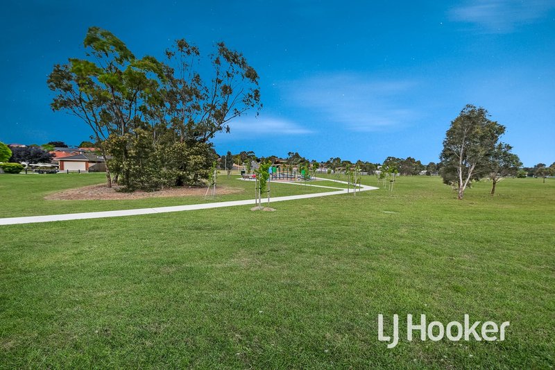 Photo - 102 Player Drive, Narre Warren VIC 3805 - Image 16