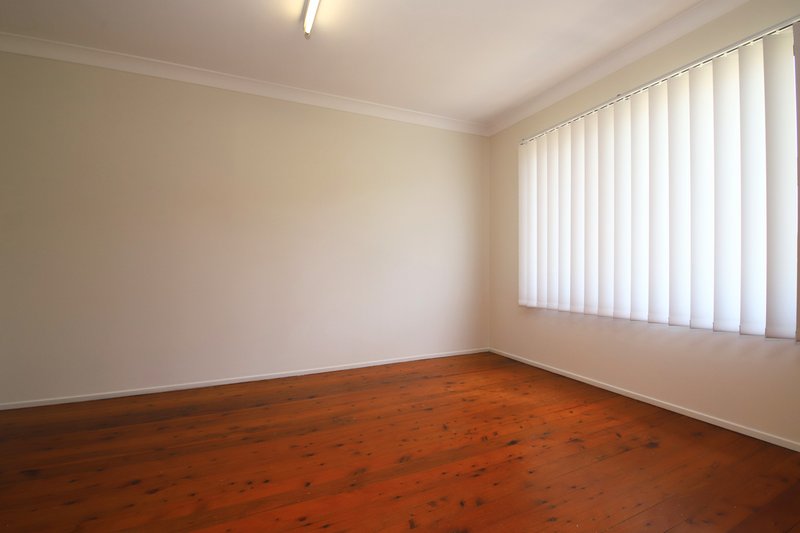 Photo - 102 Rex Road, Georges Hall NSW 2198 - Image 6