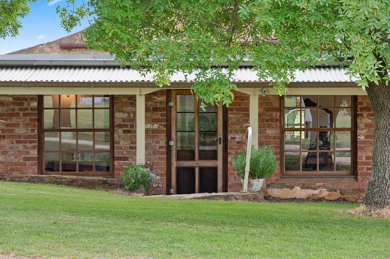 Photo - 102 Robert Steele Road, Seppeltsfield SA 5355 - Image 2