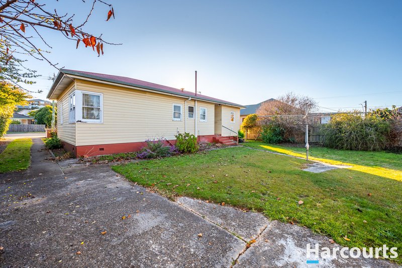 Photo - 102 Ronald Street, Devonport TAS 7310 - Image 4