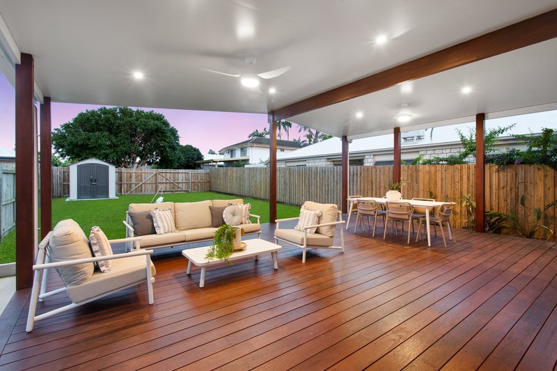 Photo - 102 Scarborough Road, Redcliffe QLD 4020 - Image 1