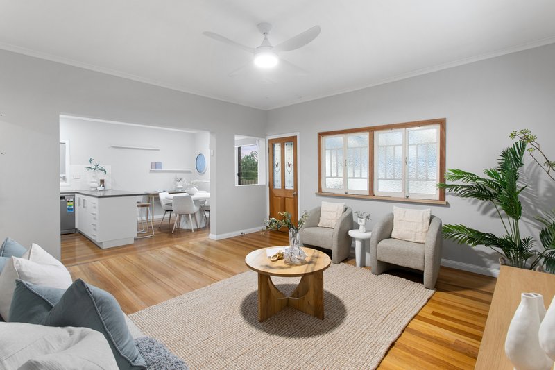 Photo - 102 Scarborough Road, Redcliffe QLD 4020 - Image 4