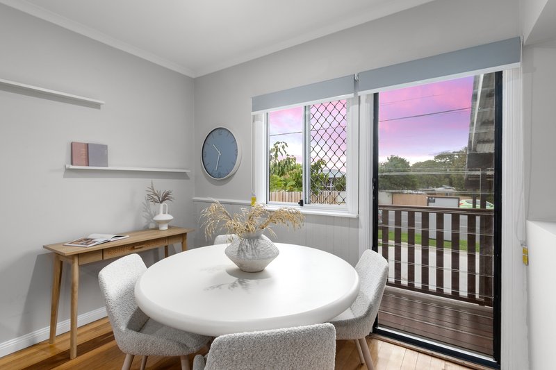 Photo - 102 Scarborough Road, Redcliffe QLD 4020 - Image 8