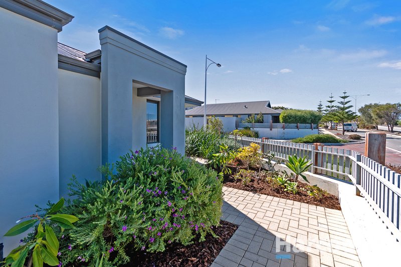Photo - 102 Shorehaven Boulevard, Alkimos WA 6038 - Image 4