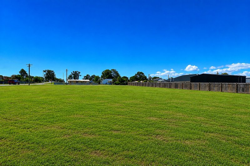 Photo - 102 Steley Street, Howard QLD 4659 - Image 4
