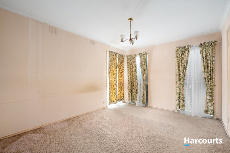 Photo - 102 Sterling Drive, Keilor East VIC 3033 - Image 3