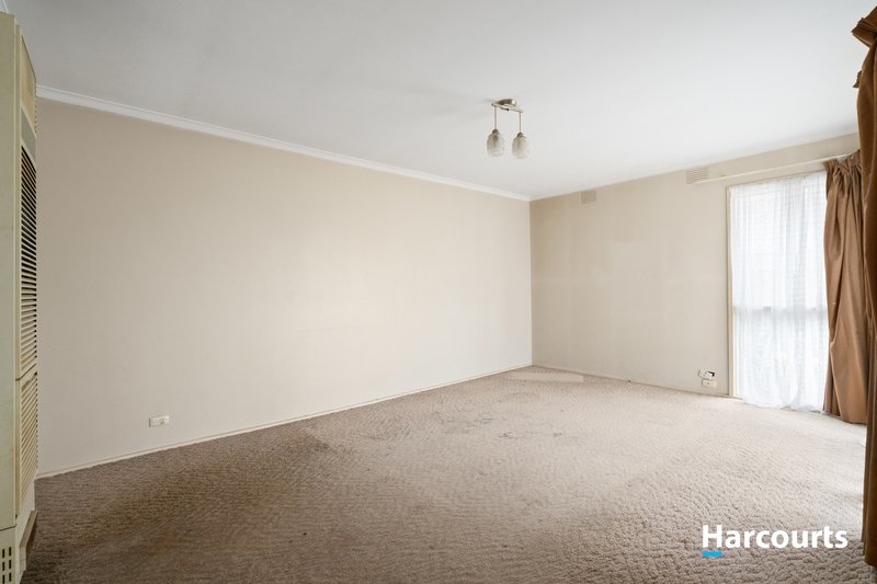 Photo - 102 Sterling Drive, Keilor East VIC 3033 - Image 5