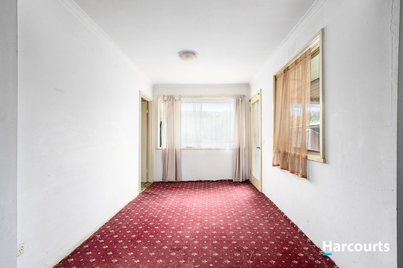 Photo - 102 Sterling Drive, Keilor East VIC 3033 - Image 6