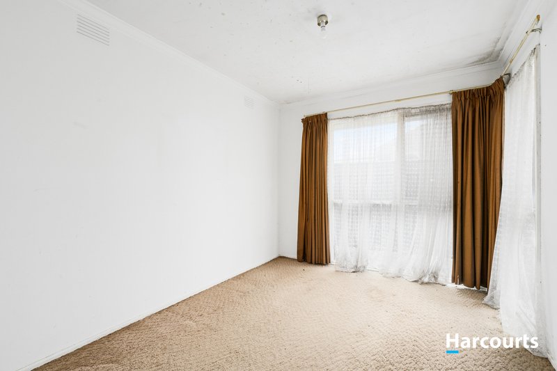 Photo - 102 Sterling Drive, Keilor East VIC 3033 - Image 8