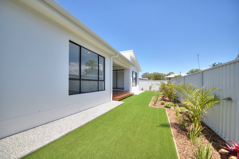 Photo - 102 Stradbroke Street, Runaway Bay QLD 4216 - Image 15