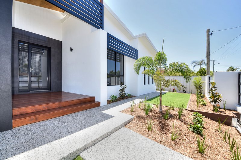 Photo - 102 Stradbroke Street, Runaway Bay QLD 4216 - Image 16