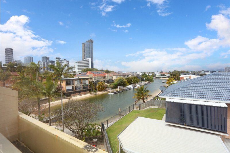 Photo - 10/2 T E Peters Drive, Broadbeach Waters QLD 4218 - Image 20