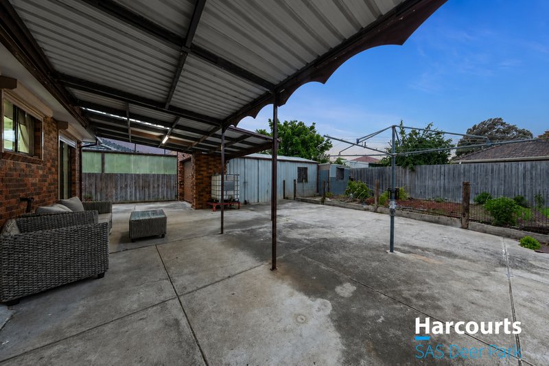 Photo - 102 Tamar Drive, Deer Park VIC 3023 - Image 2
