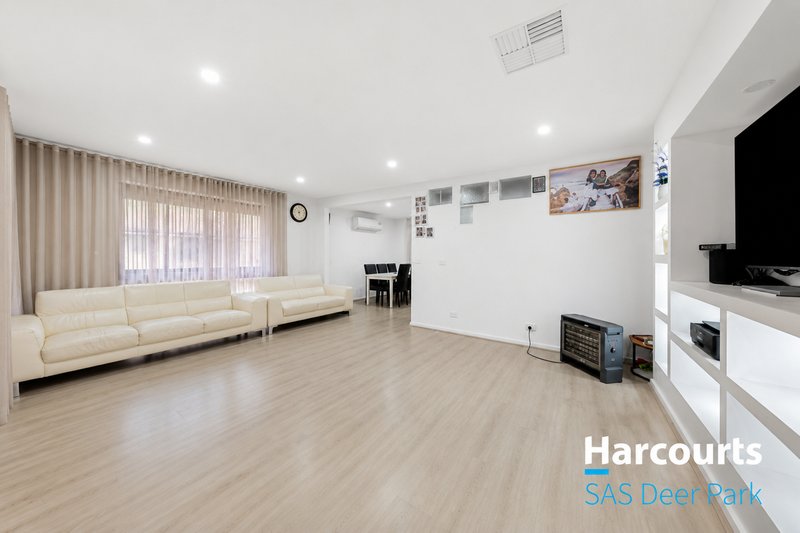 Photo - 102 Tamar Drive, Deer Park VIC 3023 - Image 4
