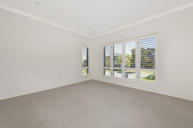 Photo - 102 Tristania Way, Mount Gravatt East QLD 4122 - Image 6