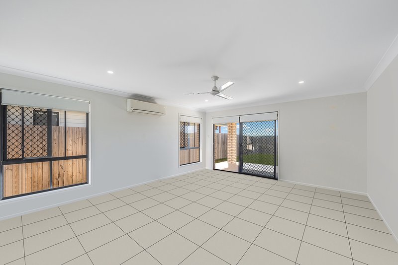 Photo - 102 Watheroo Street, South Ripley QLD 4306 - Image 6