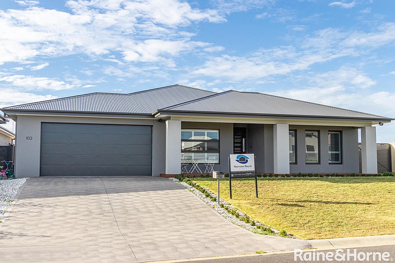 102 Wentworth Drive, Kelso NSW 2795