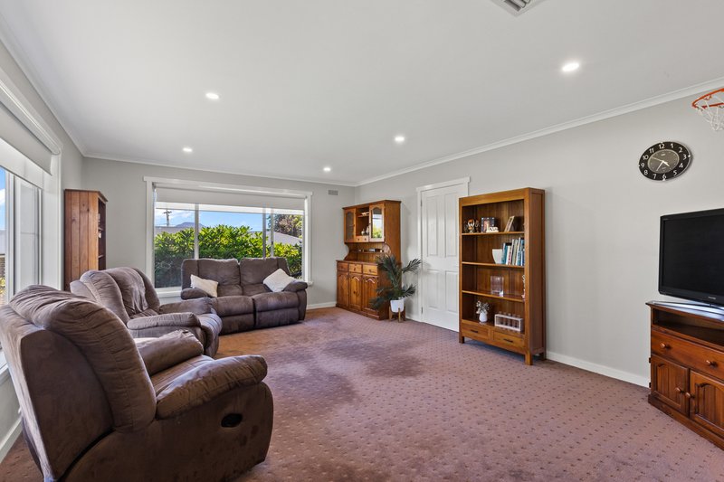 Photo - 102 Westbury Place, Deloraine TAS 7304 - Image 7