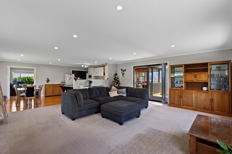 Photo - 102 Westbury Place, Deloraine TAS 7304 - Image 9