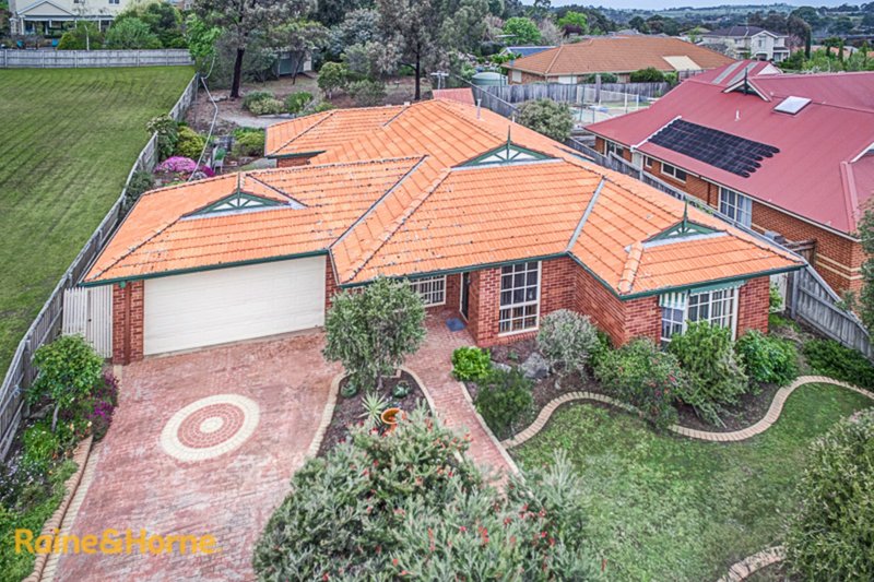 Photo - 102 Yellowgum Boulevard, Sunbury VIC 3429 - Image 2