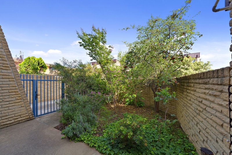 Photo - 10/20 Donald Road, Queanbeyan NSW 2620 - Image 2