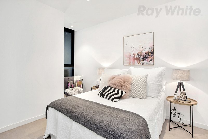 Photo - 1020/3-7 Claremont Street, South Yarra VIC 3141 - Image 5