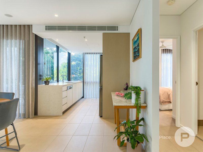 10204/320 Macarthur Avenue, Hamilton QLD 4007