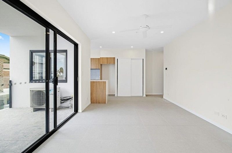 Photo - 10/2044 Gold Coast Highway, Miami QLD 4220 - Image 6