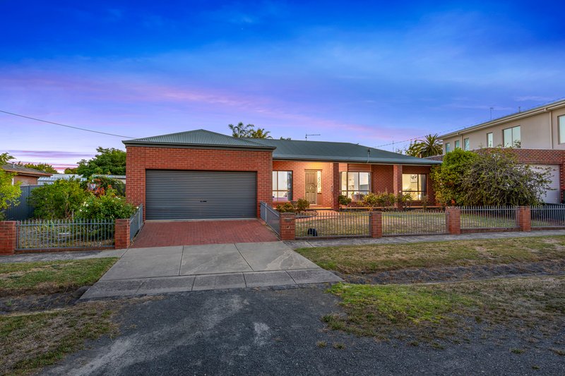 Photo - 1021 Gregory Street, Lake Wendouree VIC 3350 - Image 23