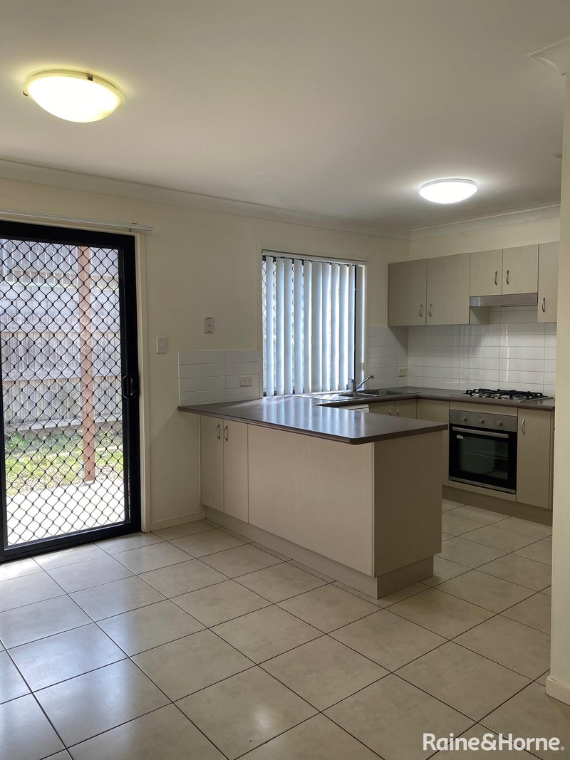 Photo - 10/21 Roberts Street, South Gladstone QLD 4680 - Image 4