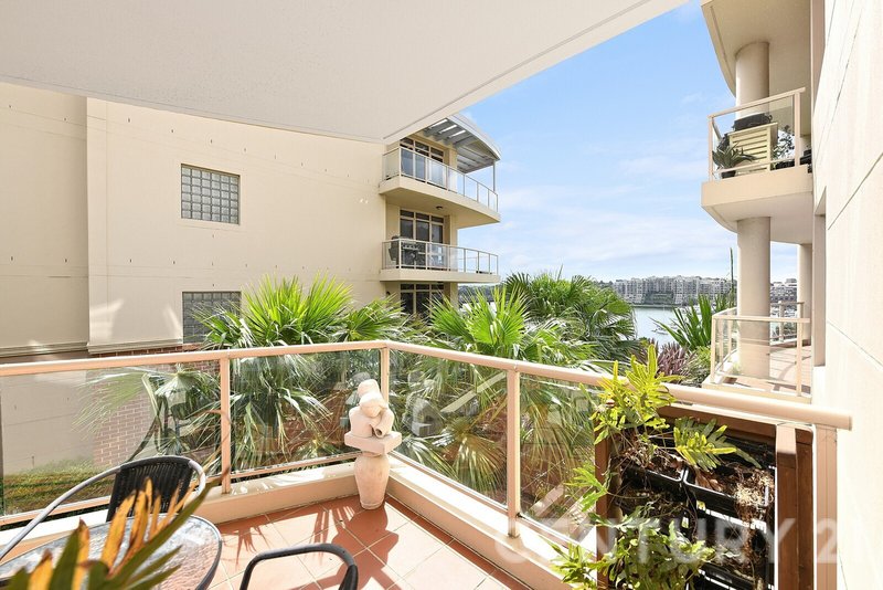 Photo - 102/1 Warayama Place, Rozelle NSW 2039 - Image 2