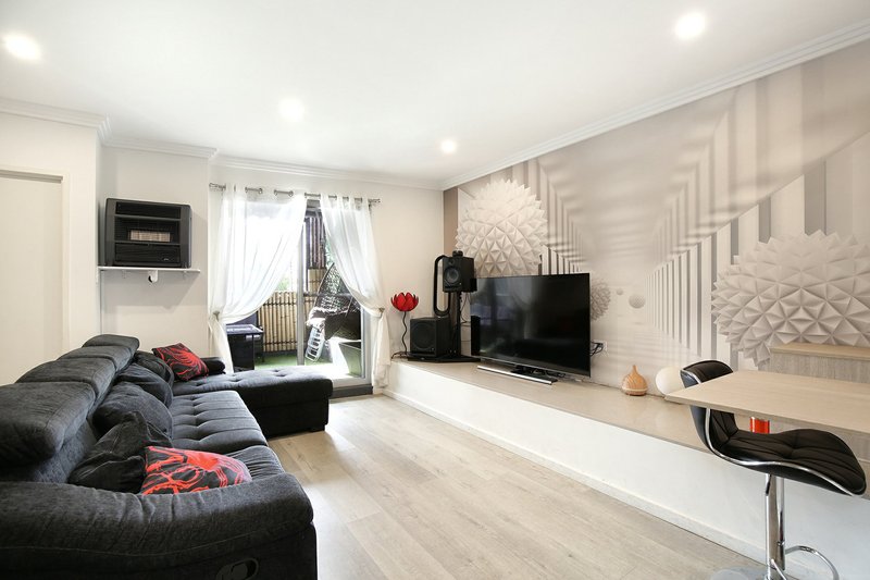 Photo - 102/17 Maclaurin Avenue, East Hills NSW 2213 - Image 1