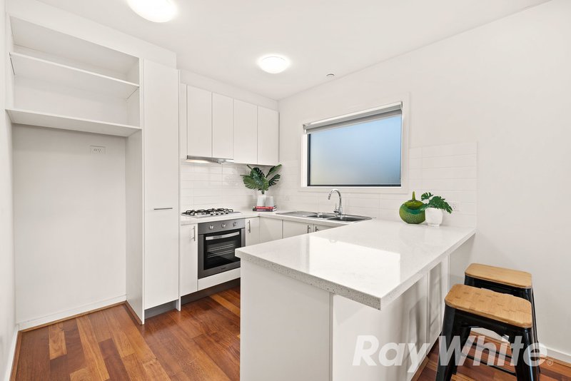 Photo - 102/17 Station Street, Blackburn VIC 3130 - Image 5