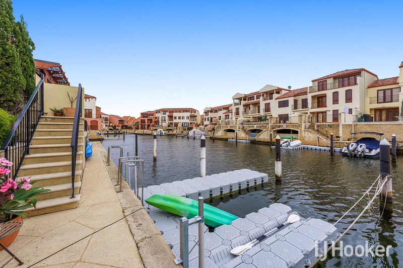 Photo - 102/18 Port Quays , Wannanup WA 6210 - Image 4