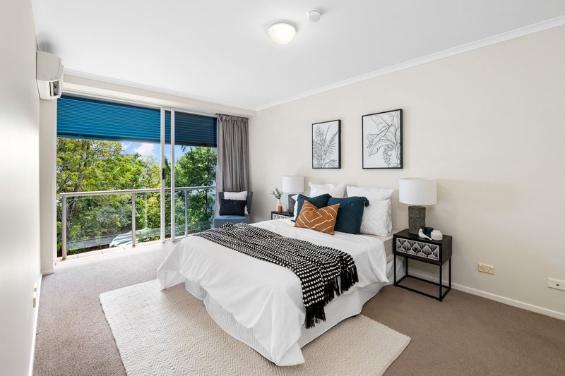 Photo - 102/180-190 Swann Road, Taringa QLD 4068 - Image 9