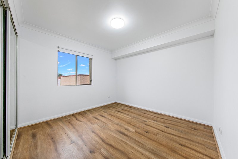 Photo - 10/22-24 Goulburn Street, Liverpool NSW 2170 - Image 7