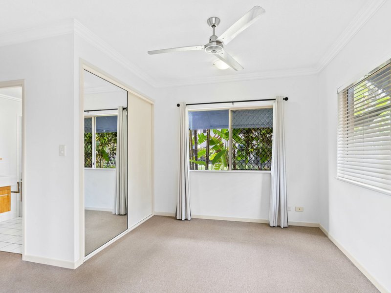 Photo - 102/2-8 Centenary Close, Manoora QLD 4870 - Image 6