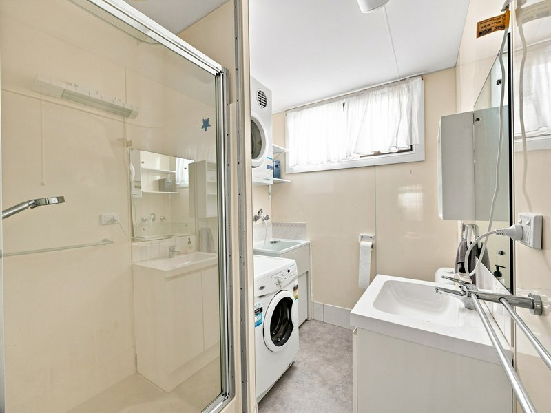 Photo - 102/2 Macleay Drive, Halekulani NSW 2262 - Image 6