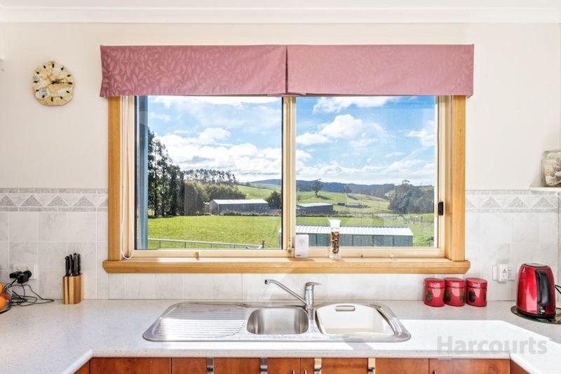 Photo - 1022 Sheffield Road, Lower Barrington TAS 7306 - Image 5