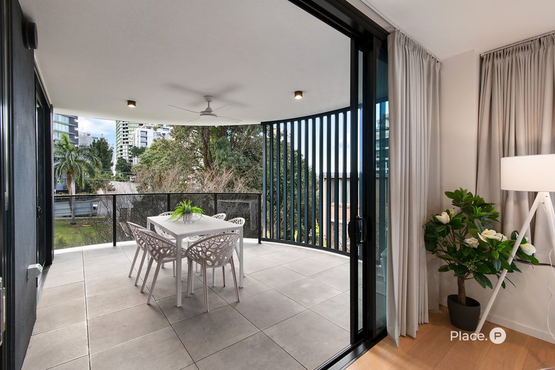 Photo - 102/20 Castlebar Street, Kangaroo Point QLD 4169 - Image 9