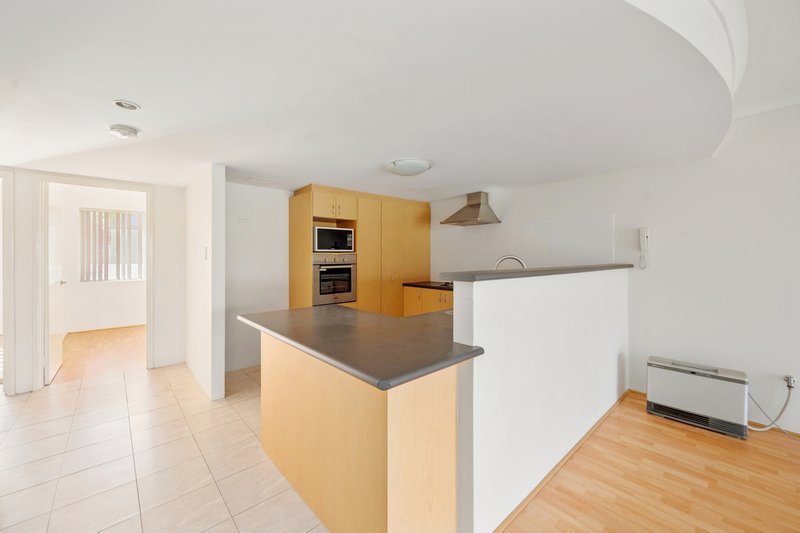 Photo - 10/23-25 Mason Street, Cannington WA 6107 - Image 10