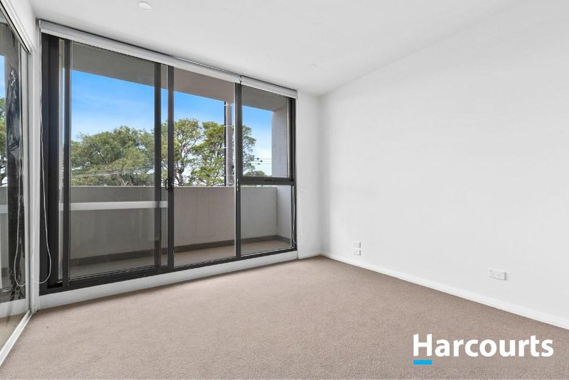 Photo - 102/3 Red Hill Terrace, Doncaster East VIC 3109 - Image 3