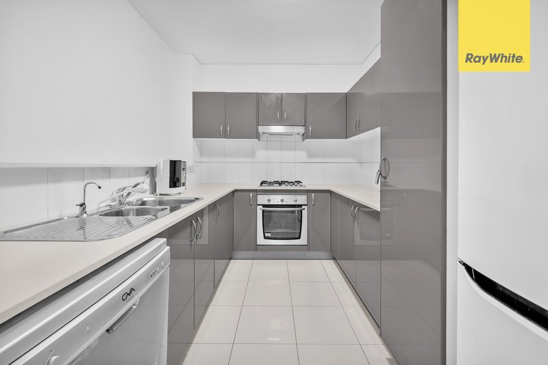 Photo - 102/31-37 Hassall Street, Parramatta NSW 2150 - Image 6