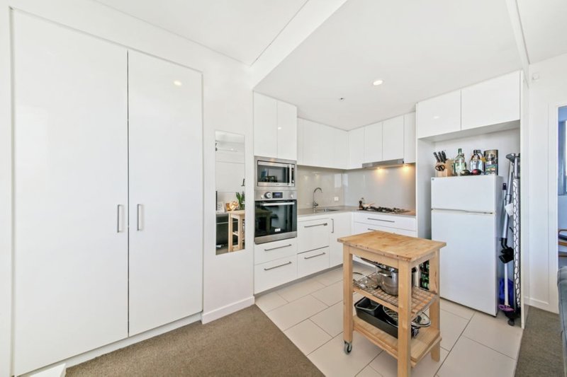 Photo - 1023/16 Hamilton Place, Bowen Hills QLD 4006 - Image 9