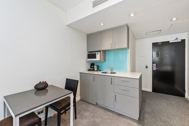 Photo - 102/33 Mounts Bay Road, Perth WA 6000 - Image 8